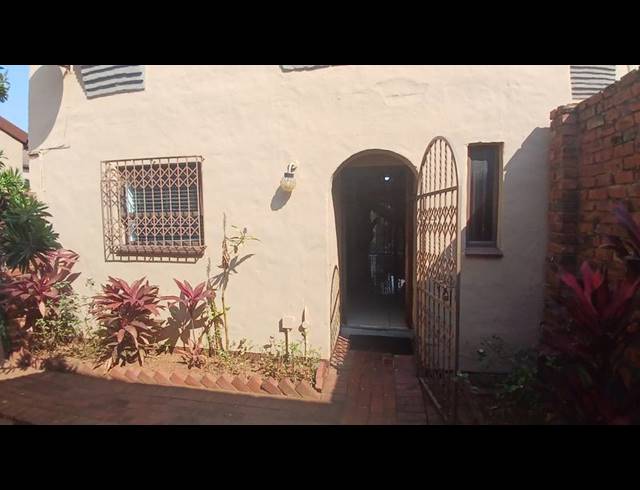 3 BEDROOM DUPLEX FOR SALE IN WOODHAVEN